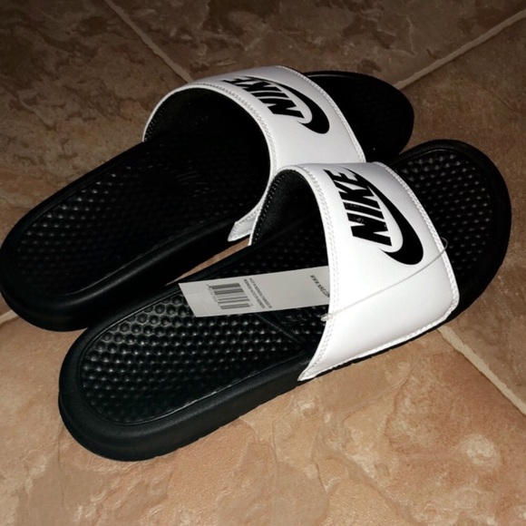 Men’s WHITE & black Nike slides - Picture 4 of 4